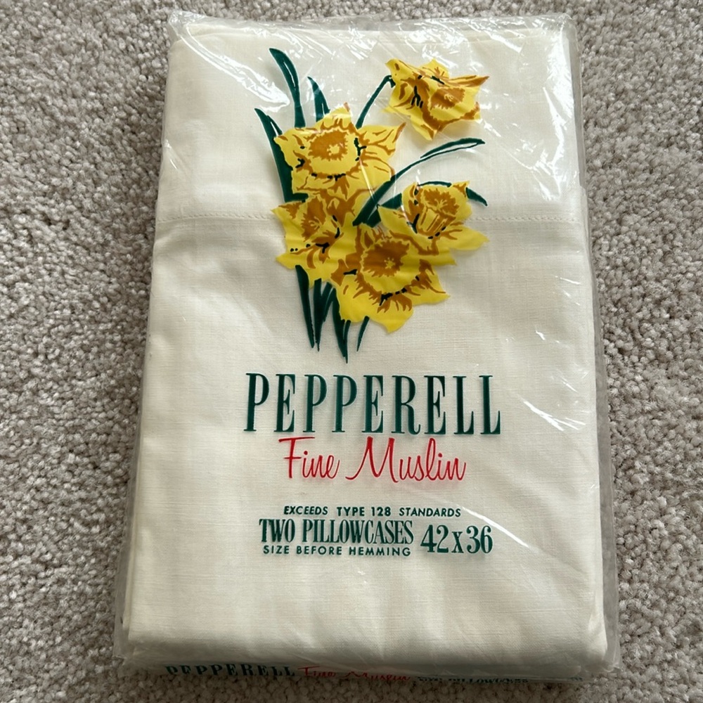 Vintage Pepperell Fine Muslin Set of 2 Pillowcases 42 x 36, NWOT